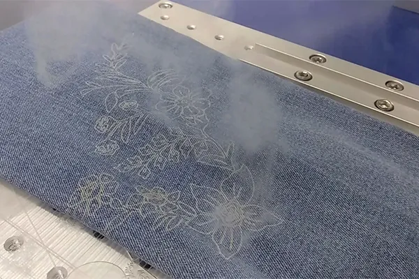 Marking: Jeans