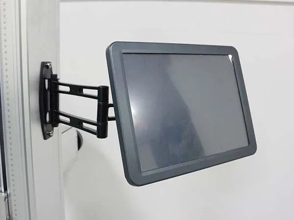 Touchscreen display